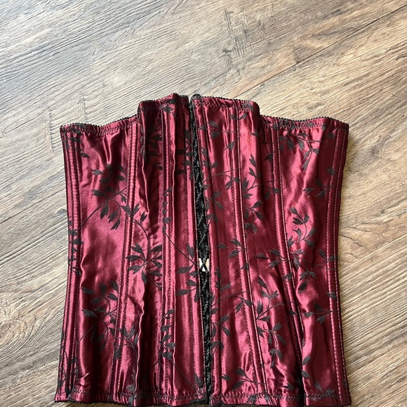 Victoria’s Secret Elegant Burgundy and Black Corset Large Lace Up Jacquard - Picture 3 of 6